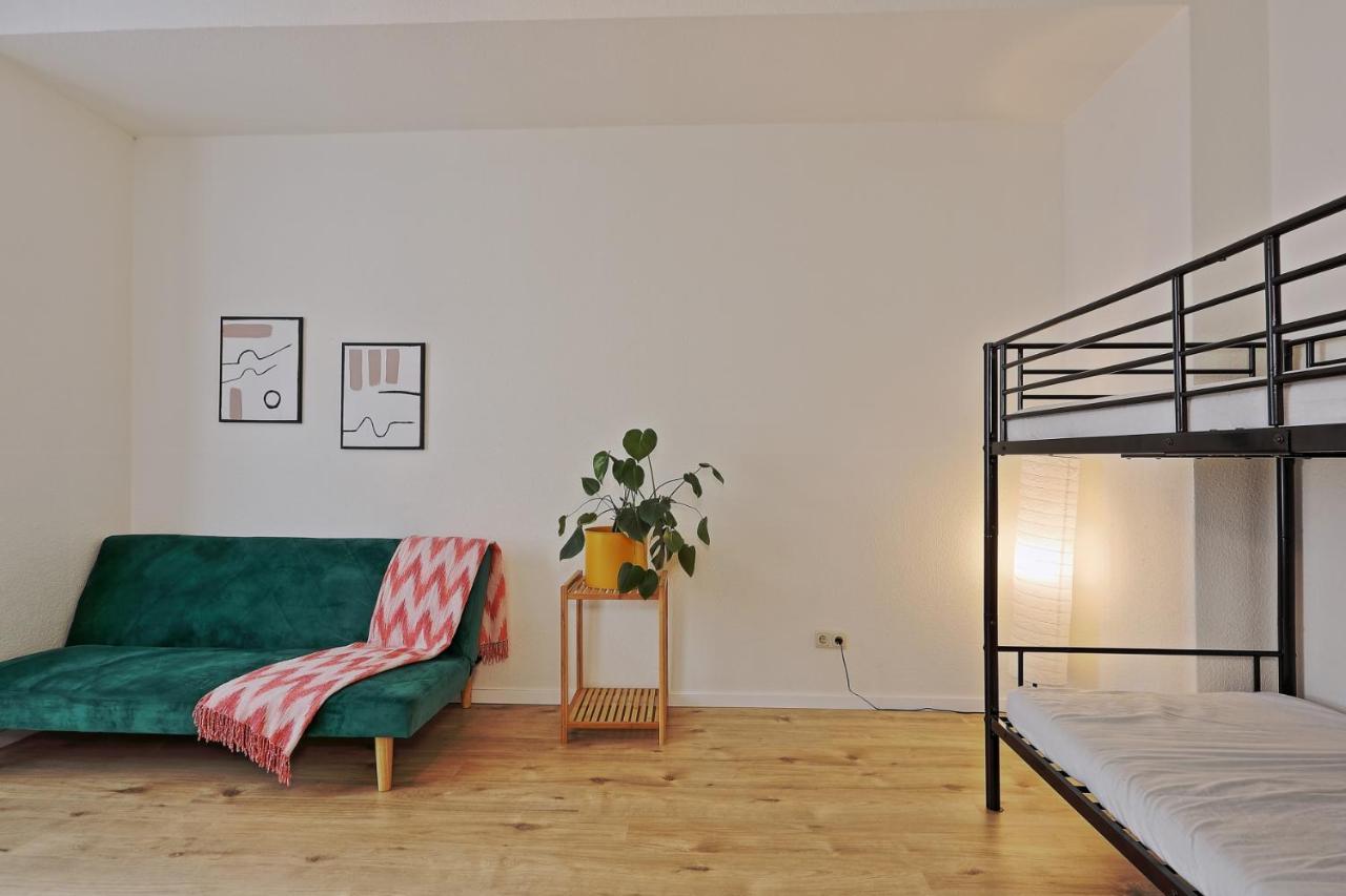 Next Home - Free Parking & Wifi - Badewanne Дуйсбург Екстериор снимка
