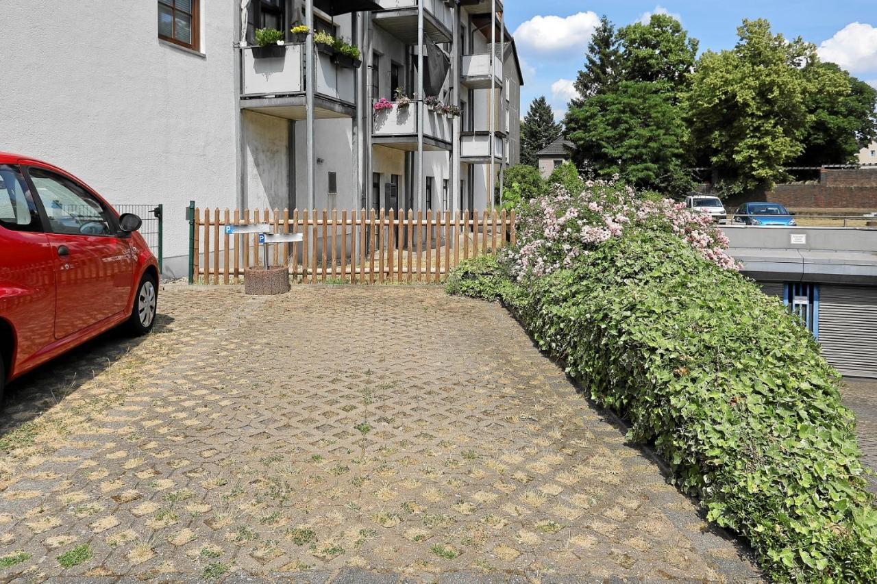 Next Home - Free Parking & Wifi - Badewanne Дуйсбург Екстериор снимка