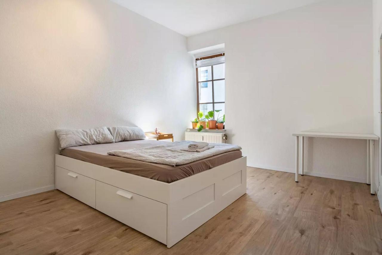 Next Home - Free Parking & Wifi - Badewanne Дуйсбург Екстериор снимка