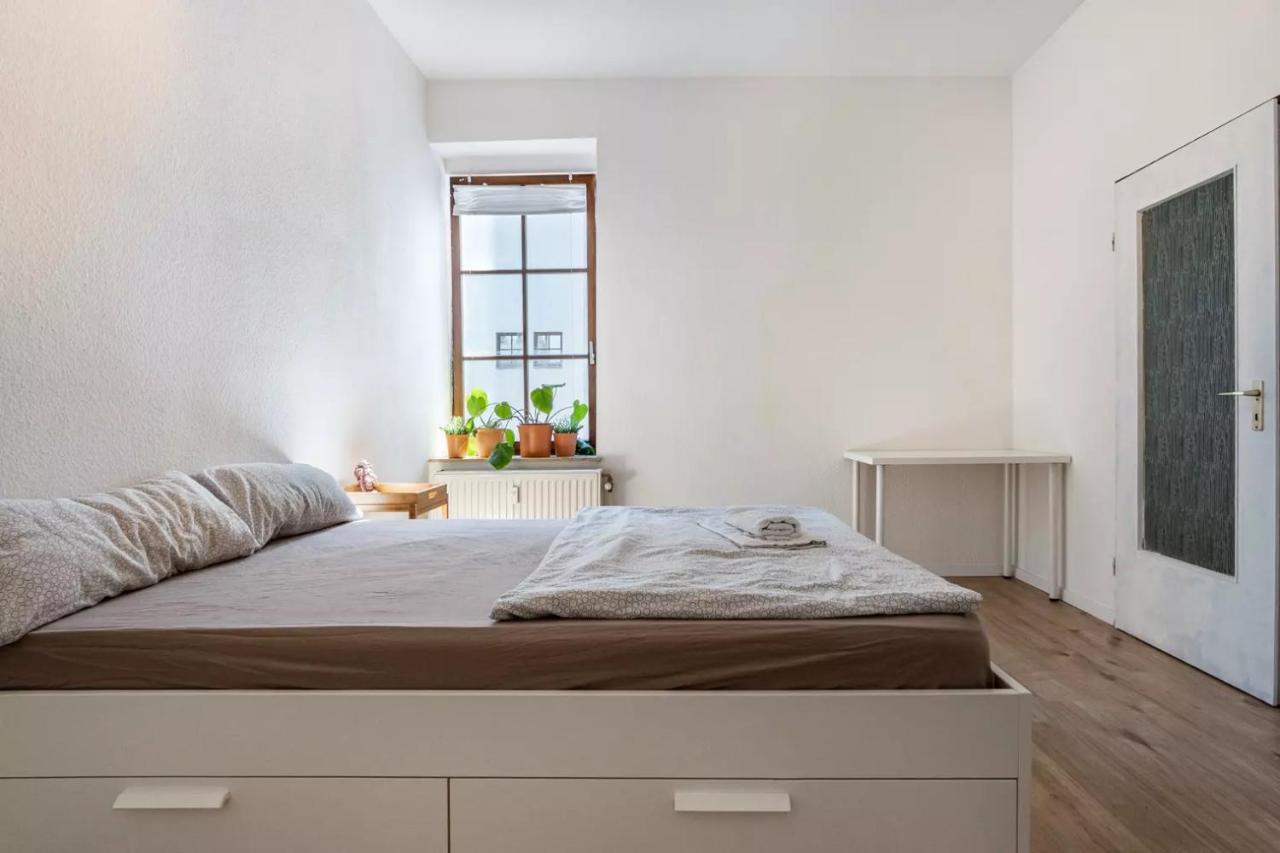 Next Home - Free Parking & Wifi - Badewanne Дуйсбург Екстериор снимка
