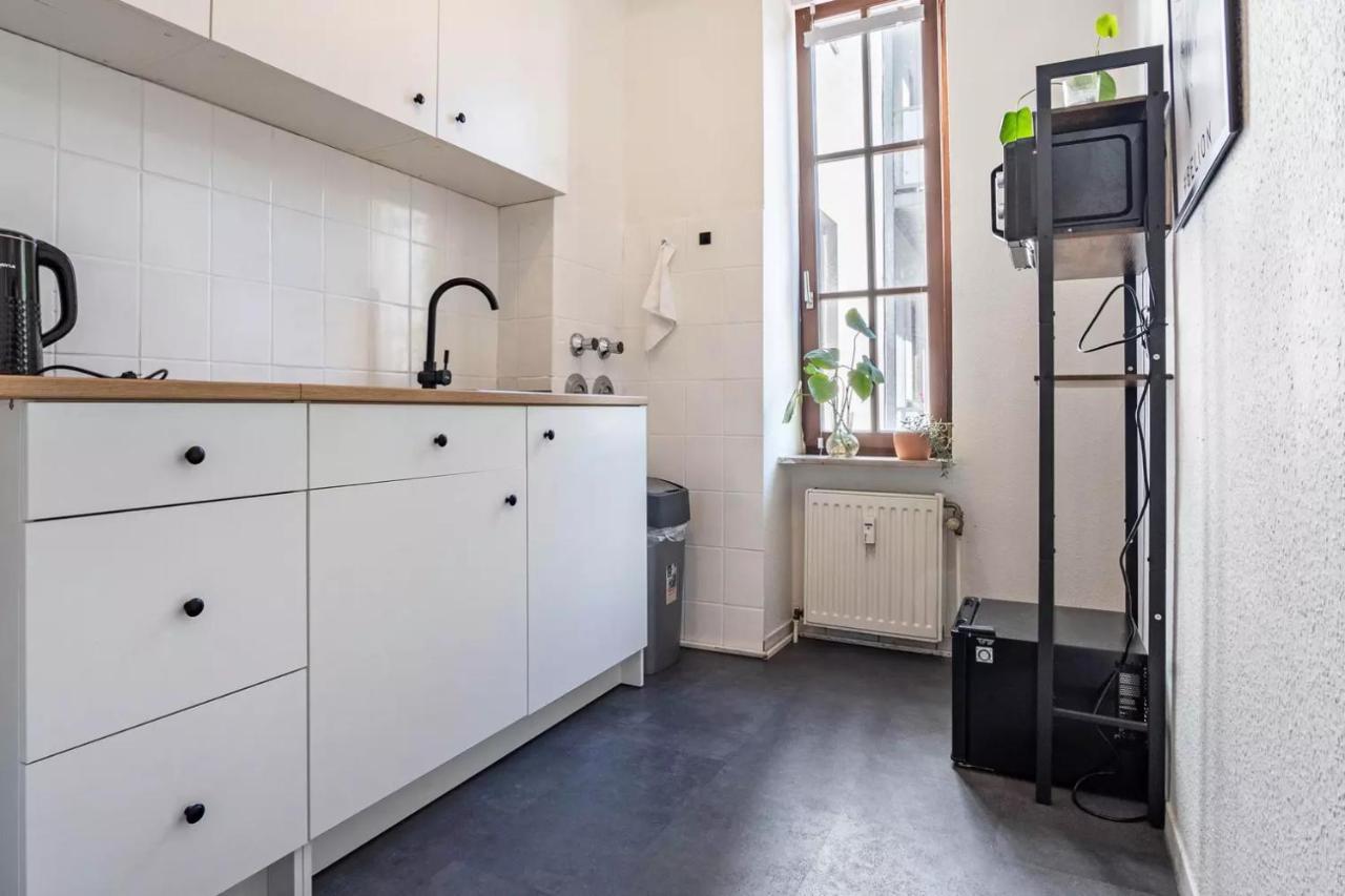 Next Home - Free Parking & Wifi - Badewanne Дуйсбург Екстериор снимка