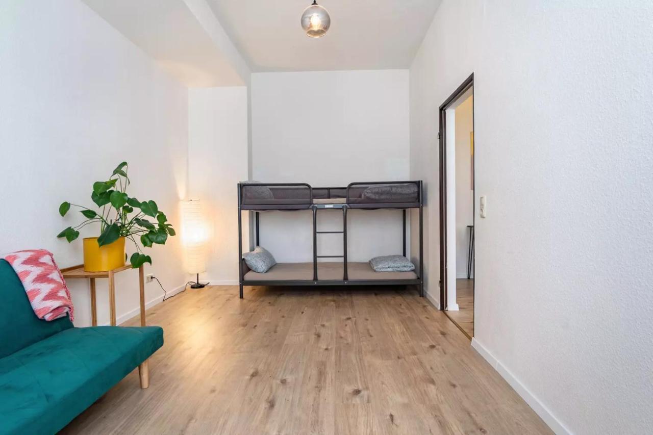 Next Home - Free Parking & Wifi - Badewanne Дуйсбург Екстериор снимка