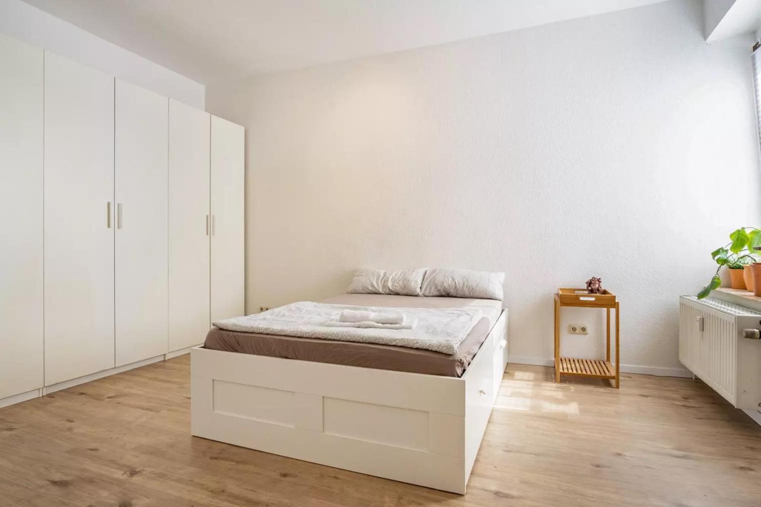 Next Home - Free Parking & Wifi - Badewanne Дуйсбург Екстериор снимка